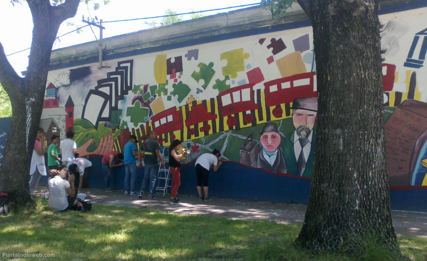 Mural por el centenario